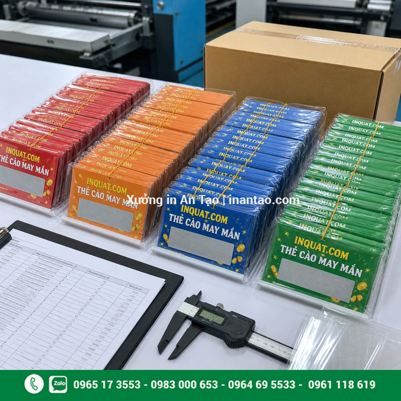 Kiểm tra chất lượng, phân lô và đóng gói thẻ cào Kiểm tra và đóng gói thẻ cào thành phẩm